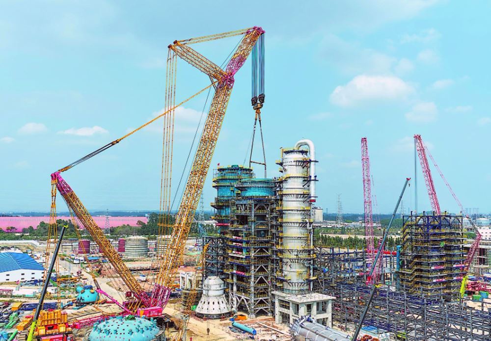 茂名石化升级改造项目复工首件设备就位